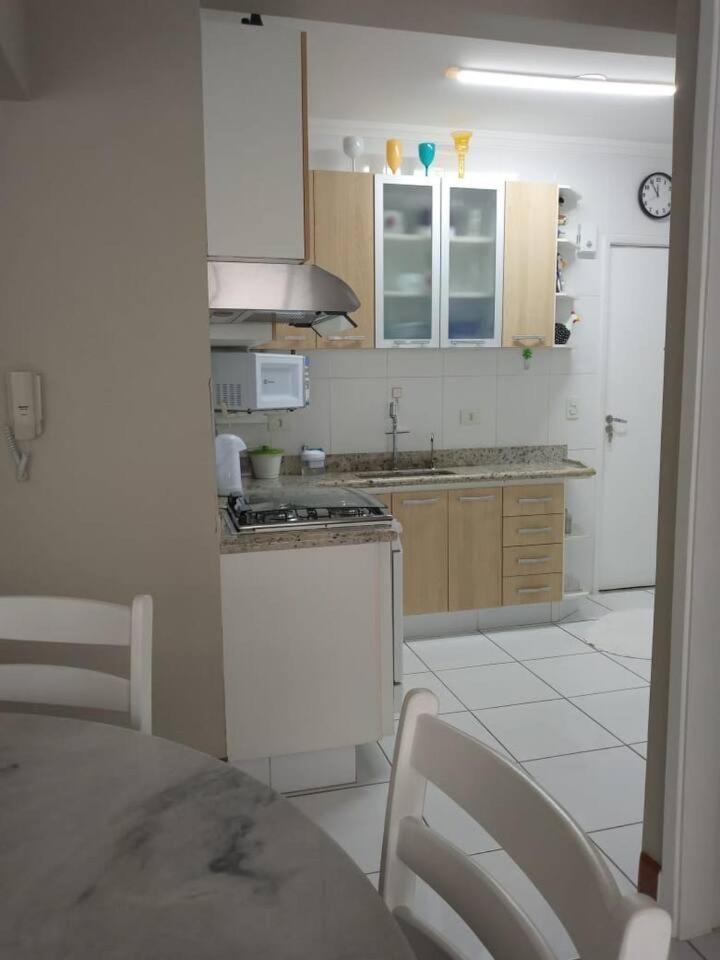 Apartamento completo na calçada da praia Apartment Guarujá Exterior foto